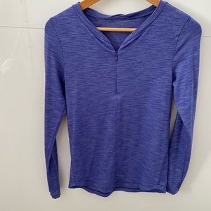 COPY - LULULEMON long sleeved zip shirt - size 4